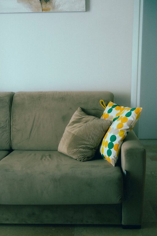 Tips for Creating a Cozy and Inviting Living Room Space